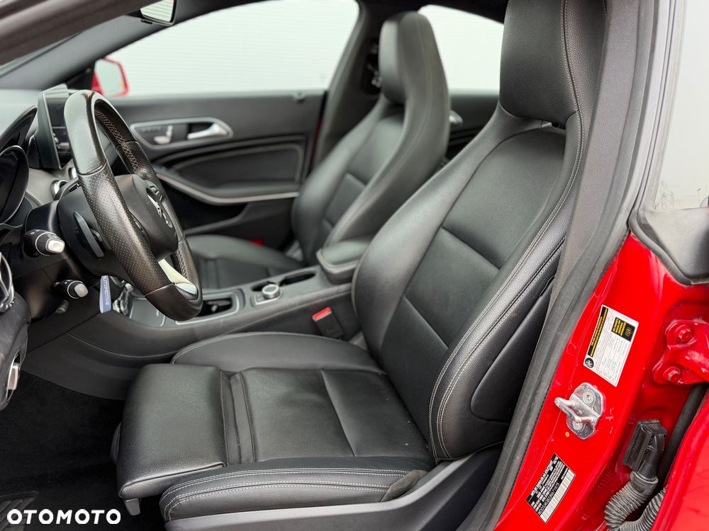 Mercedes-Benz CLA 250 4Matic 7G-DCT AMG Line - 15
