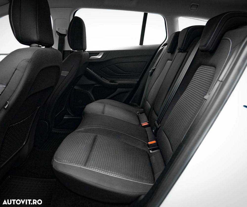 Ford Focus 1.5 EcoBlue Start-Stopp-System Aut. TITANIUM STYLE - 14