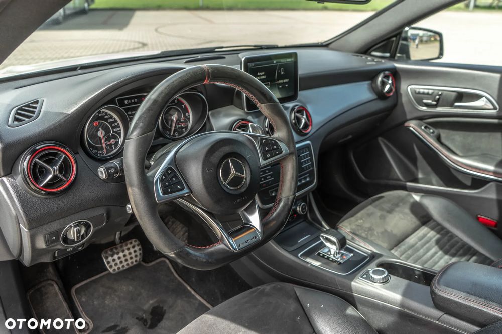 Mercedes-Benz CLA - 30