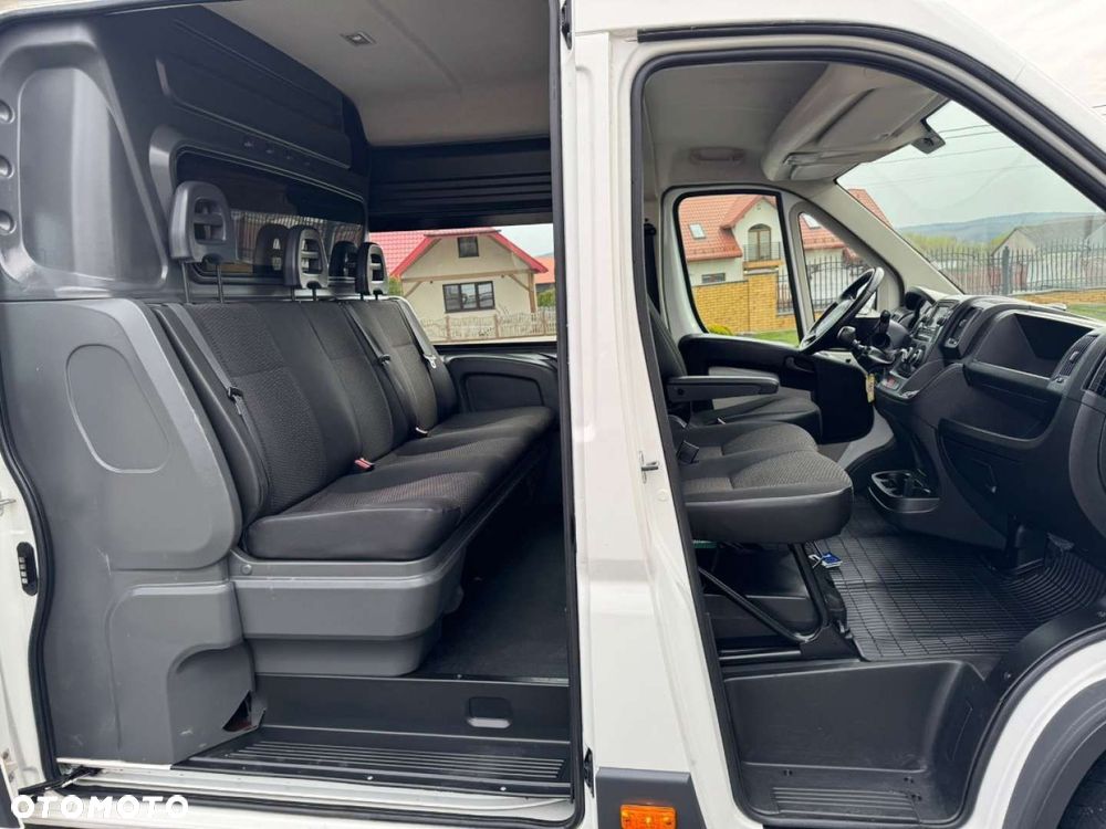 Peugeot Boxer  Maxi  7-osobowy - 36