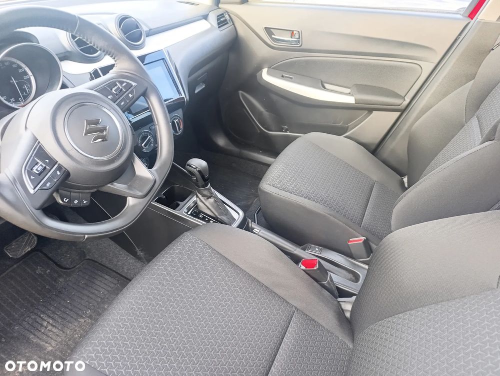 Suzuki Swift 1.2 Dualjet SHVS Premium Plus CVT - 10