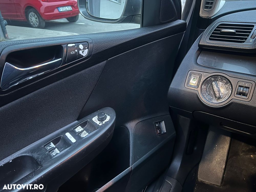 Volkswagen Passat 2.0 TDI DPF Comfortline - 21