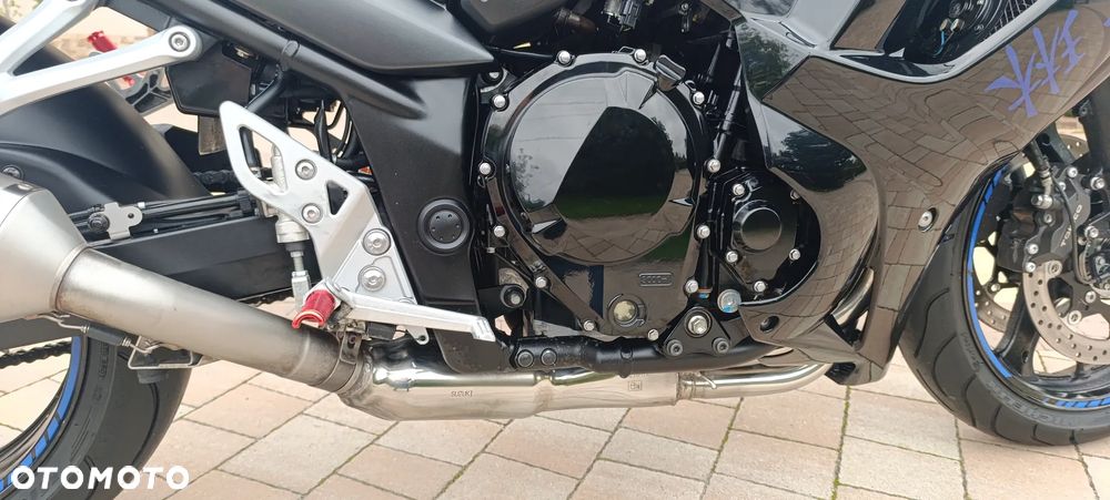 Suzuki GSX - 24