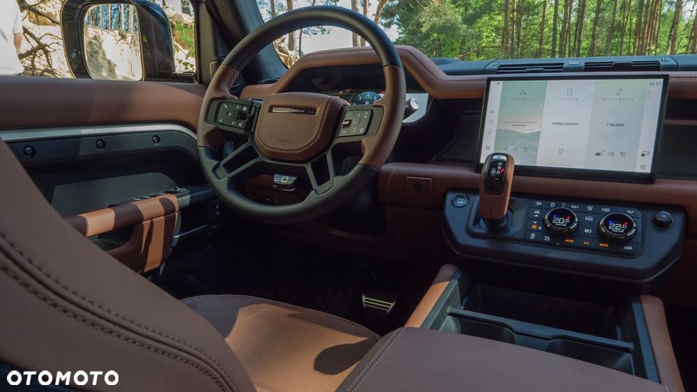 Land Rover Defender - 6