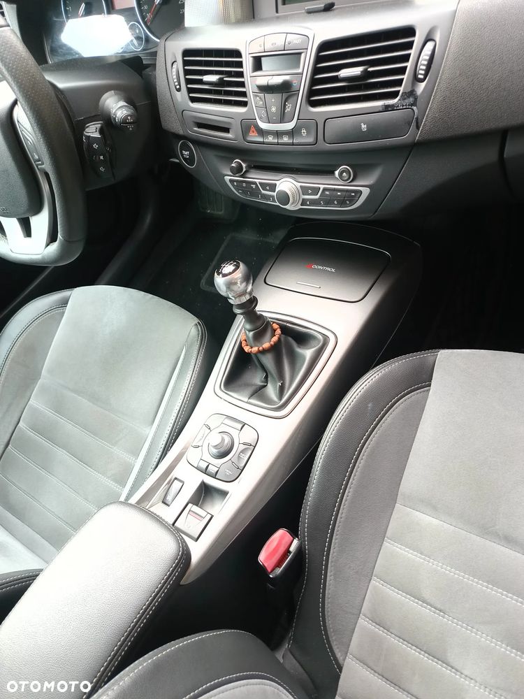 Renault Laguna 2.0 dCi Initiale - 14
