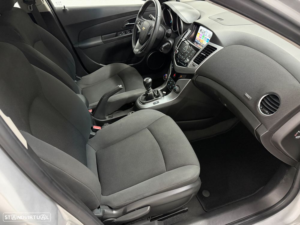 Chevrolet Cruze 1.6 LT - 26