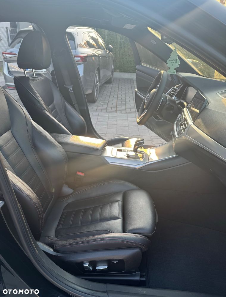 BMW Seria 3 330i xDrive Sport - 40