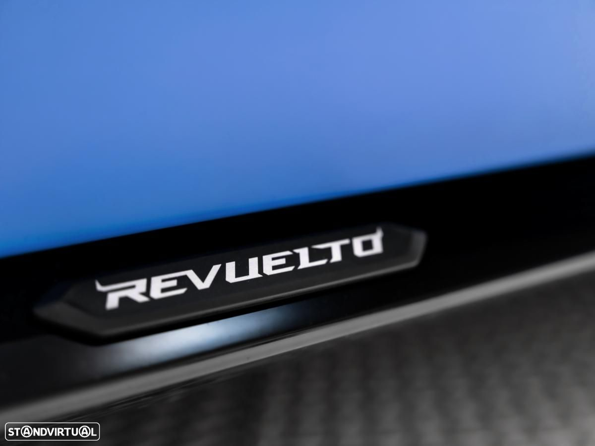 Lamborghini Revuelto - 8
