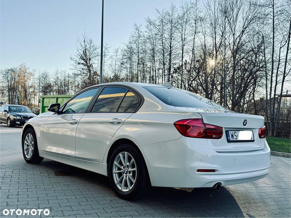 BMW Seria 3 318i - 14