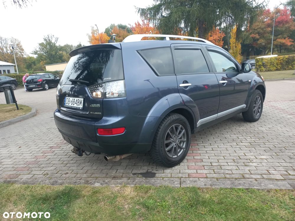 Mitsubishi Outlander - 32