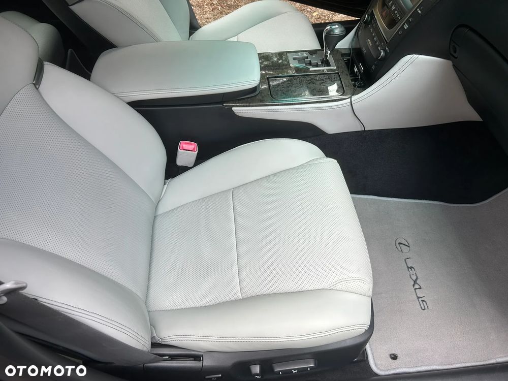 Lexus GS 450h - 10