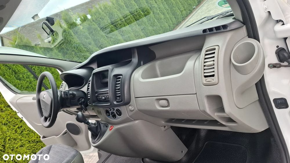 Renault Trafic - 25
