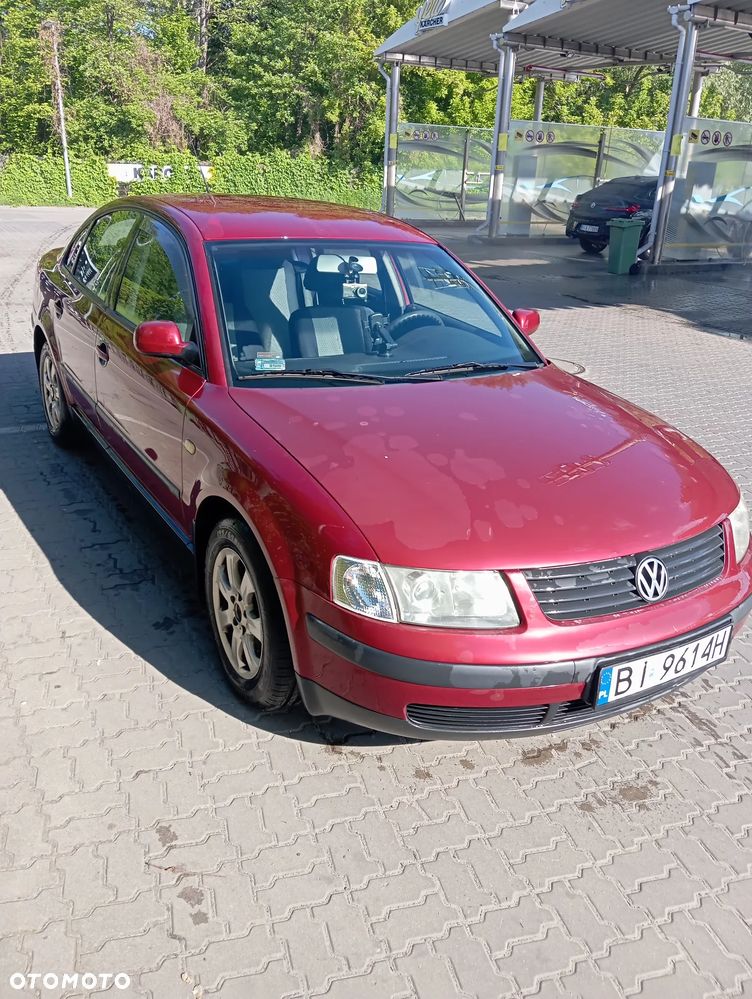 Volkswagen Passat 1.9 TDI Highline - 14