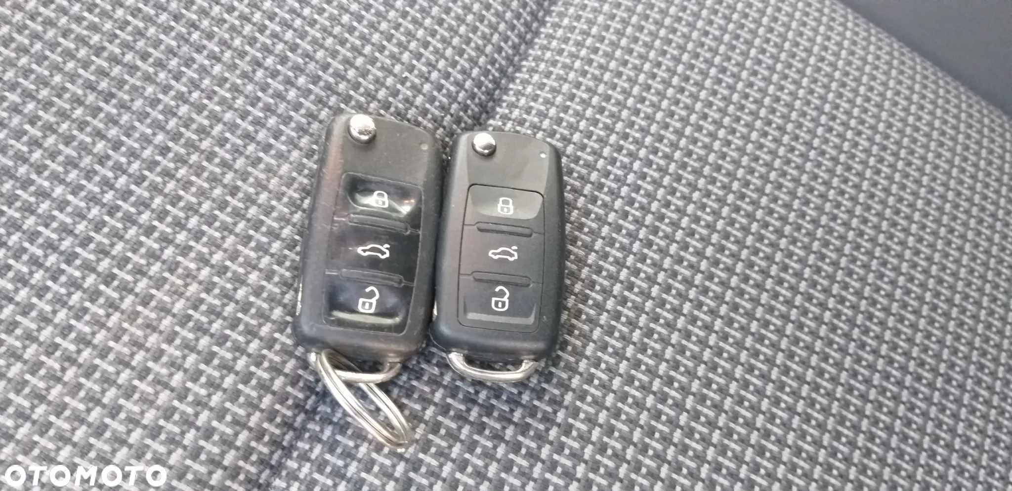 Volkswagen New Beetle - 7
