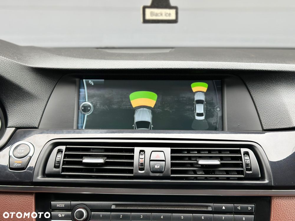 BMW Seria 5 520d - 26