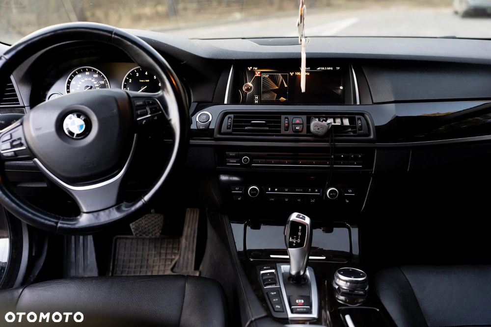 BMW Seria 5 528i - 14