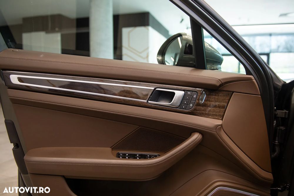 Porsche Panamera 4 E-Hybrid Executive - 11