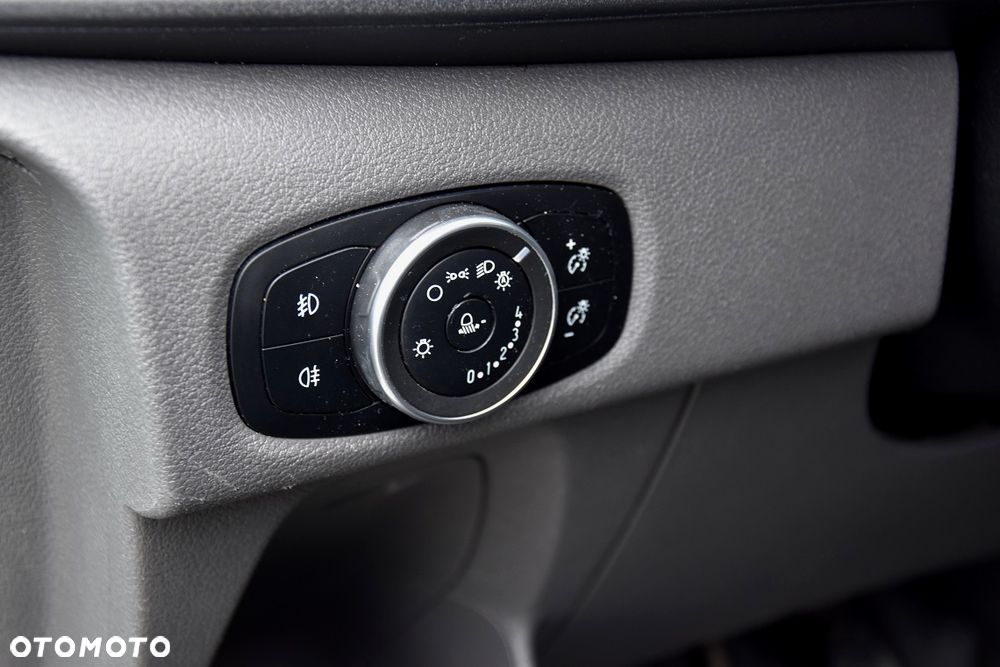 Ford TRANSIT CUSTOM 300 L2H1 - 18