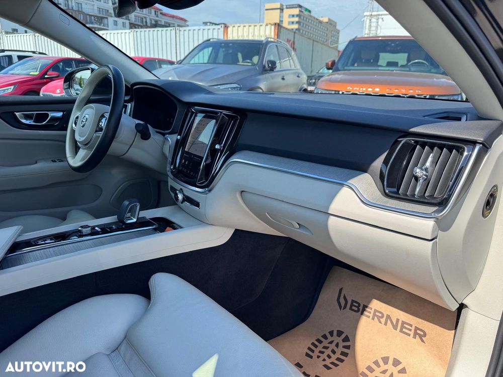 Volvo S60 B4 MHEV AT Plus Dark - 12
