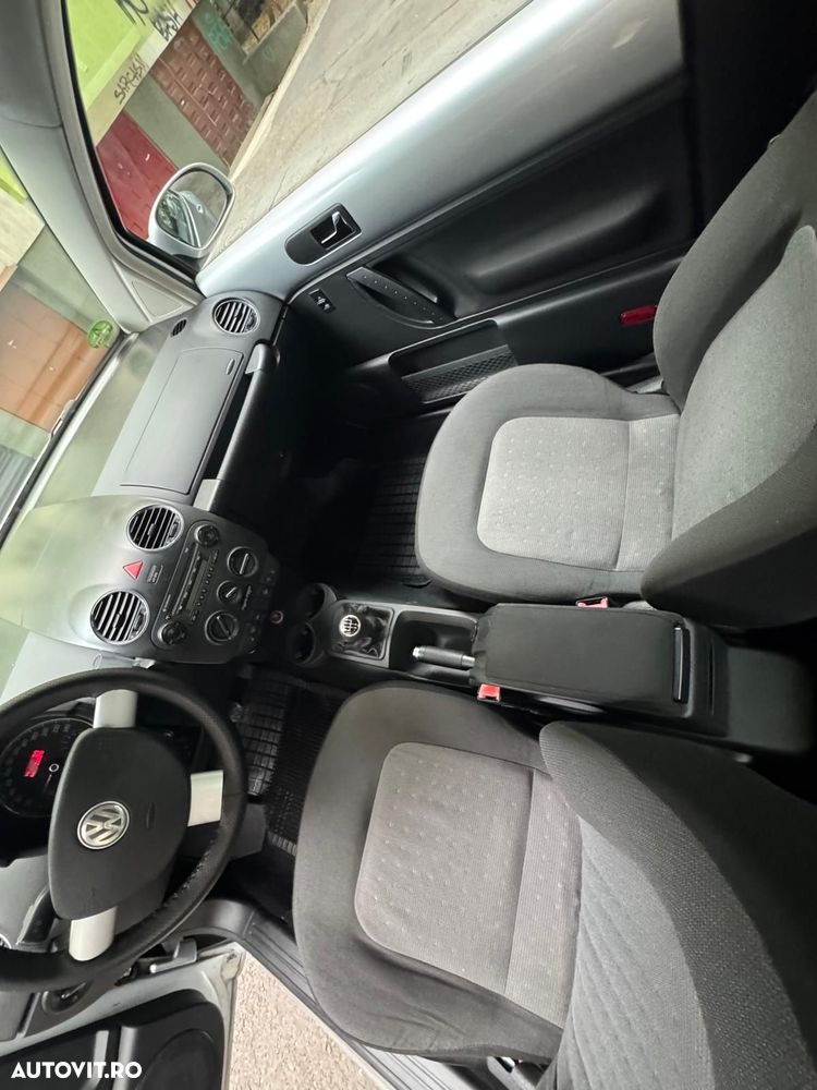 Volkswagen New Beetle 1.6 - 6