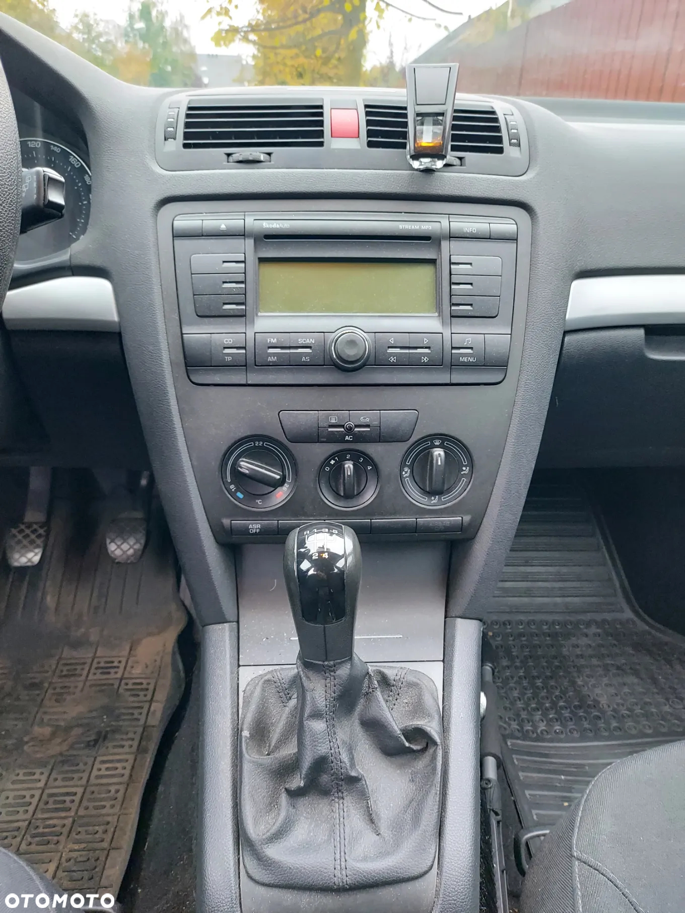 Skoda Octavia 1.6 FSI Ambiente - 17
