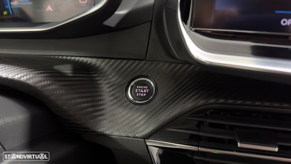 Peugeot 208 PureTech 100 Allure - 31