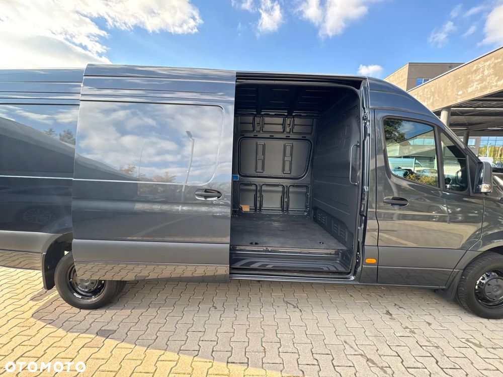 Mercedes-Benz Sprinter 319 Długi Select - 22