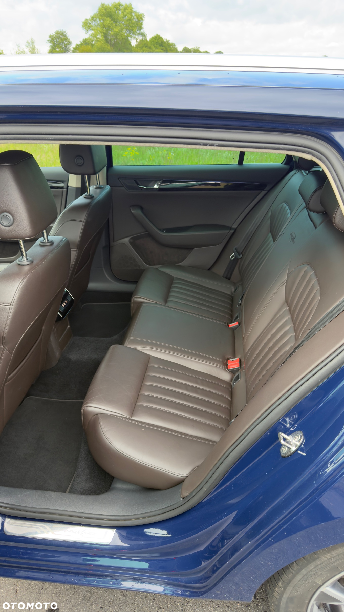 Skoda Superb 2.0 TDI L&K DSG - 11