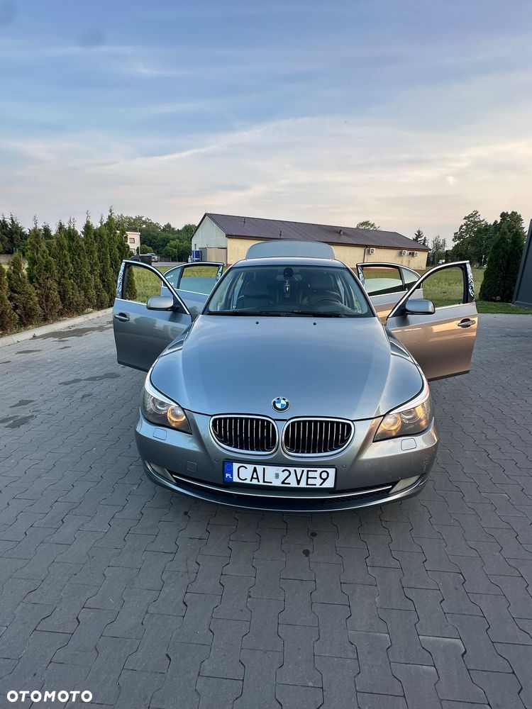 BMW Seria 5 525xd - 28