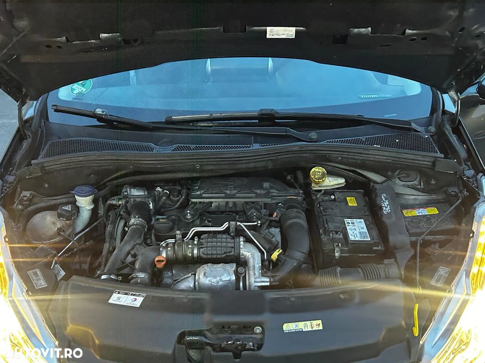 Peugeot 208 - 17