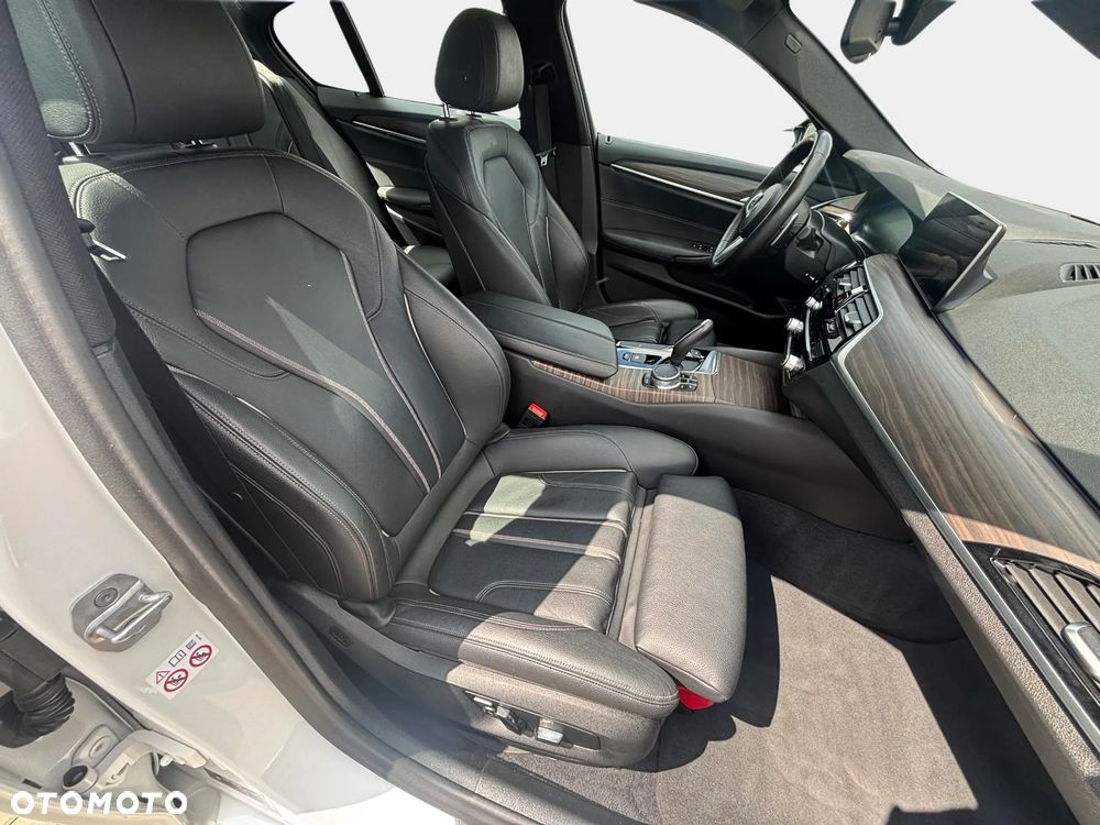 BMW Seria 5 520d Luxury Line sport - 16