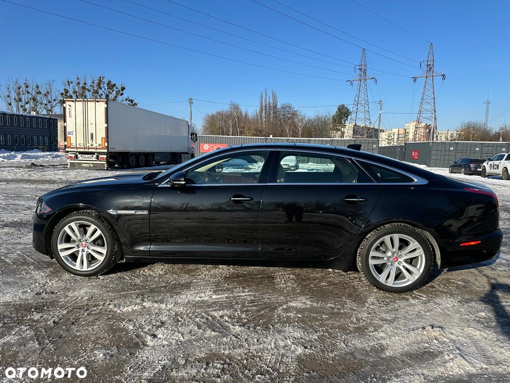 Jaguar XJ 3.0 T LWB AWD Portfolio - 5