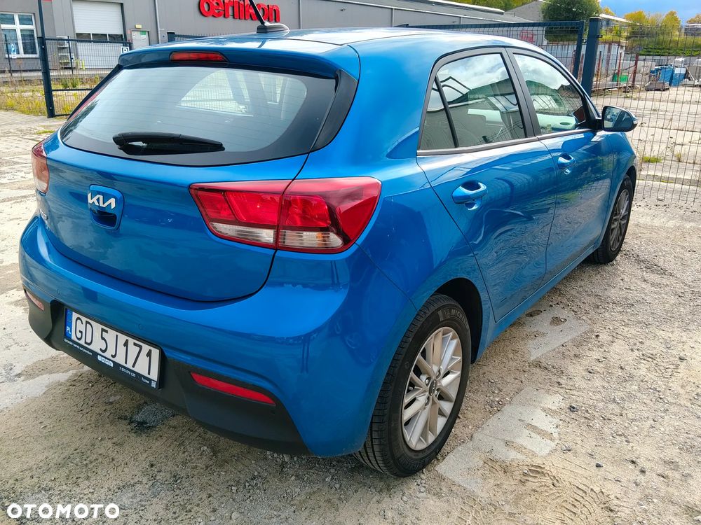 Kia Rio 1.2 L - 3