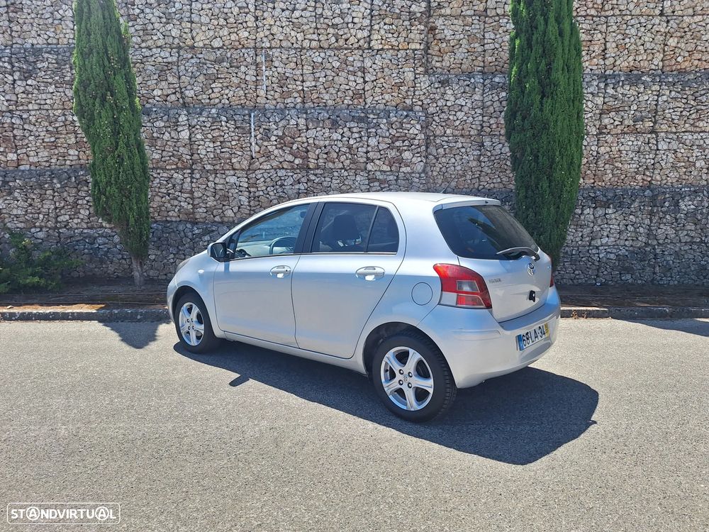 Toyota Yaris 1.0 VVT-i Sport - 2