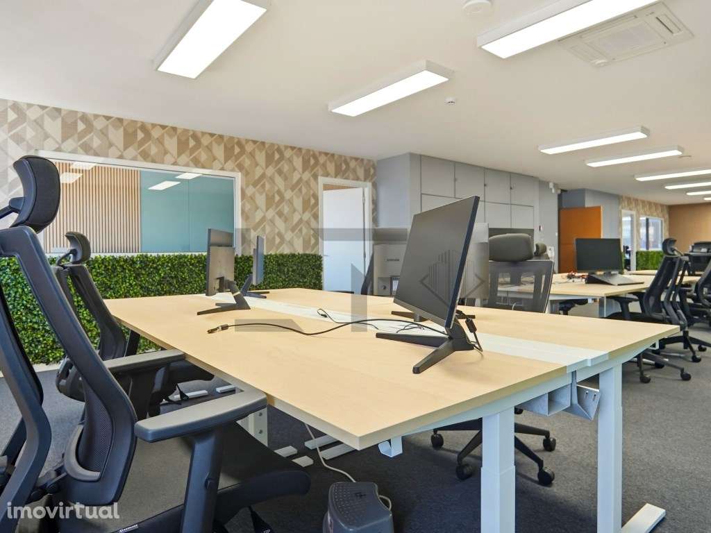 Escritório Totalmente Equipado com 2 Gabinetes Privados, Sala de Re... - Grande imagem: 2/23