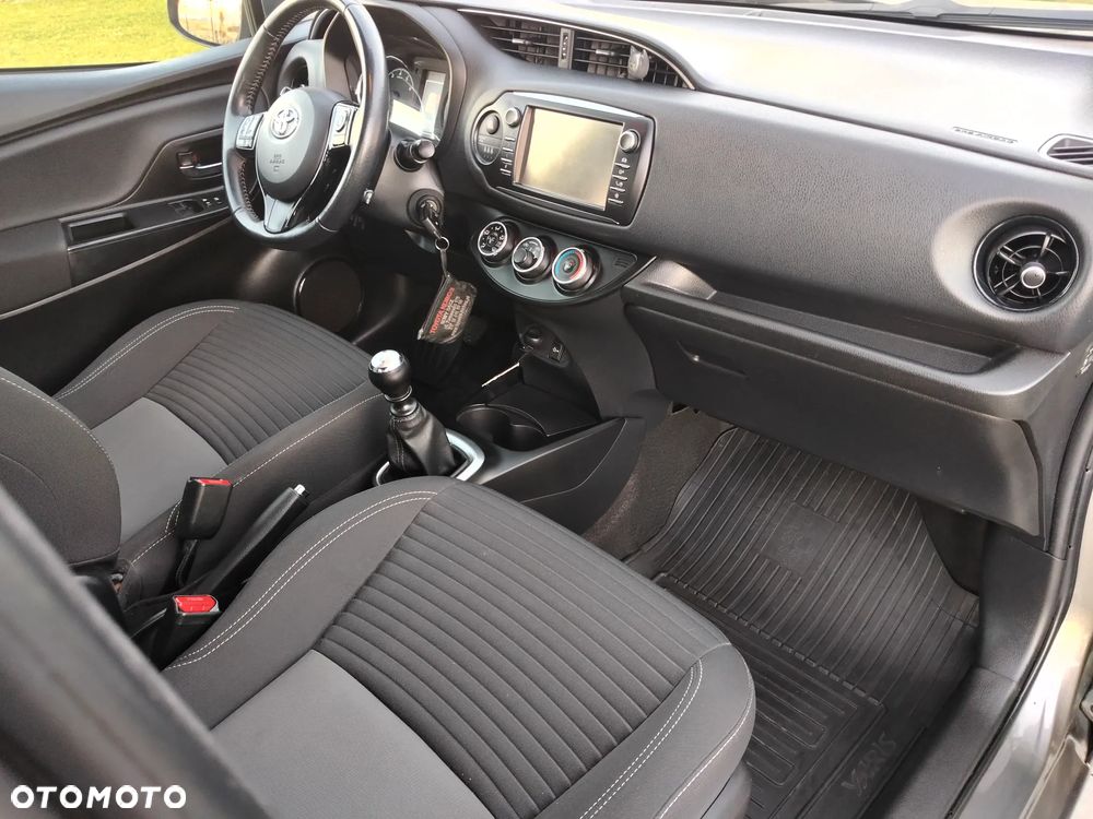 Toyota Yaris 1.5 Premium - 28