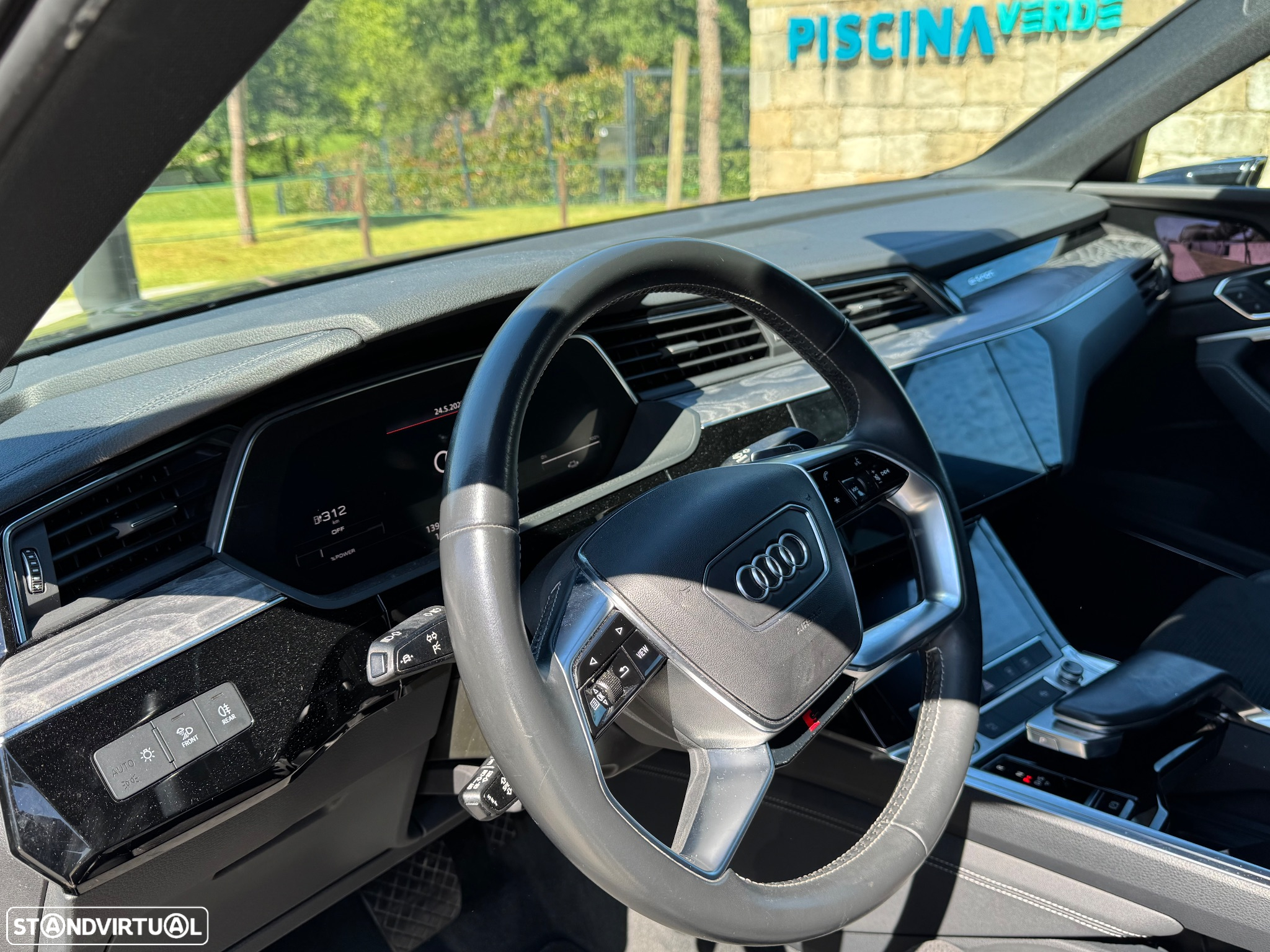 Audi e-tron 55 quattro S line - 11