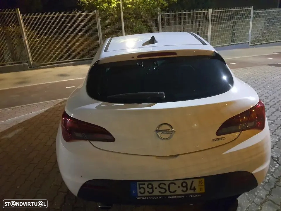 Opel Astra GTC - 3
