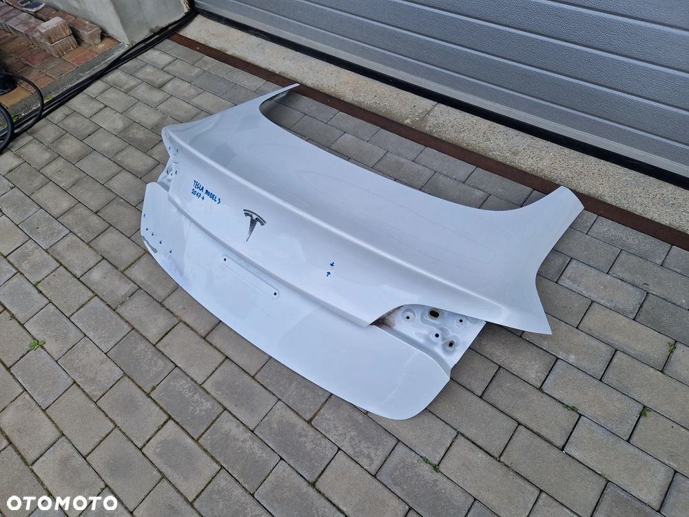 KLAPA TYLNA TESLA MODEL 3 2017-- - 2