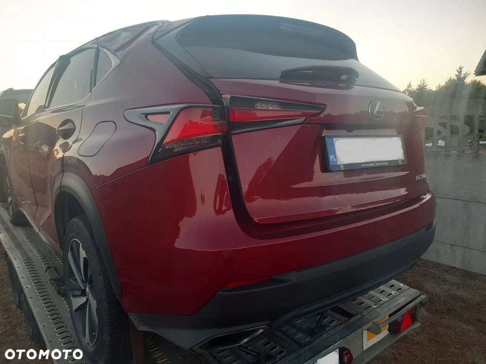 Lexus NX 300 Prestige AWD - 4