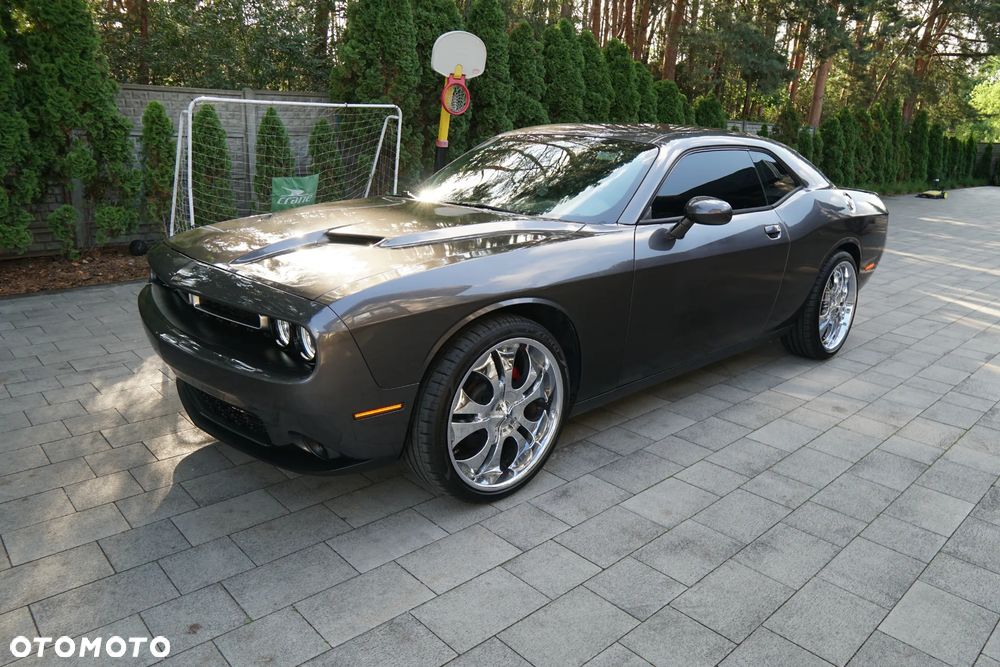 Dodge Challenger - 23