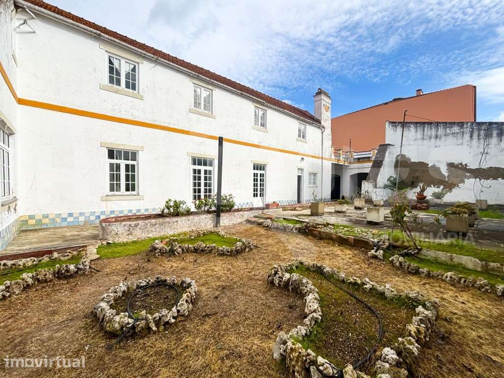 Moradia Secular de Charme | Casa + Jardim + Anexos | Potencial Hote... - Grande imagem: 3/55