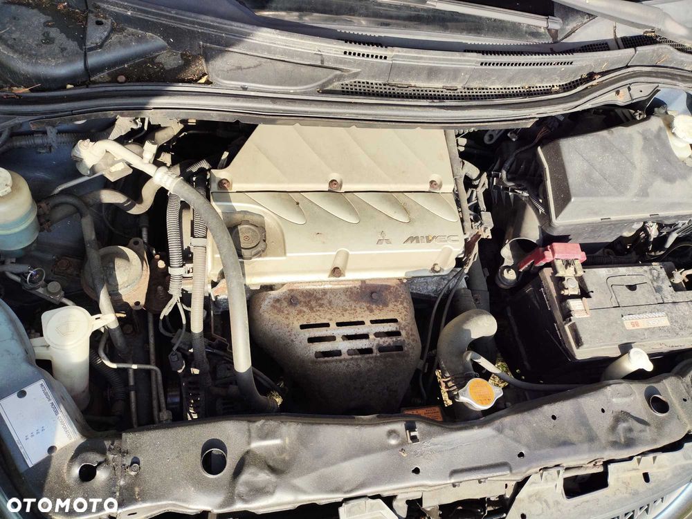 Mitsubishi Grandis - 8