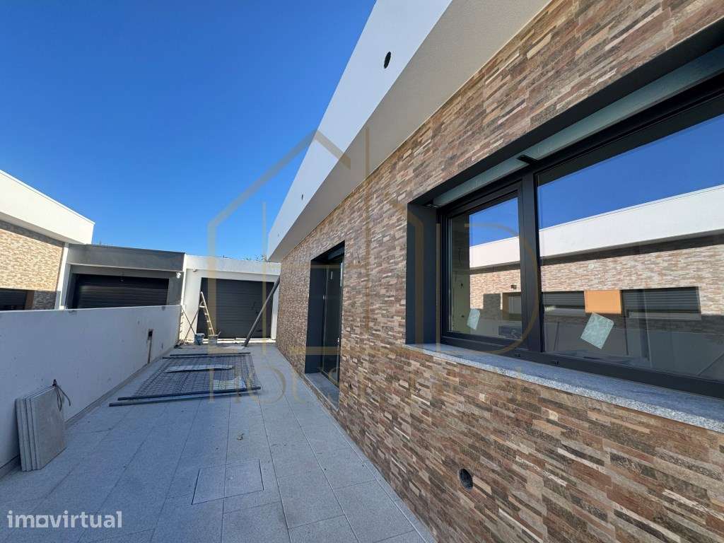 DESLUMBRANTE Moradia T4 com Garagem e Piscina. Quinta da Marquesa, ... - Grande imagem: 5/25
