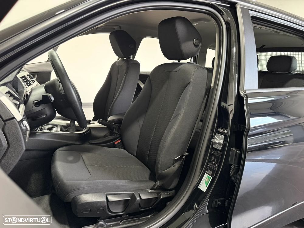 BMW 318 d Line Luxury - 41