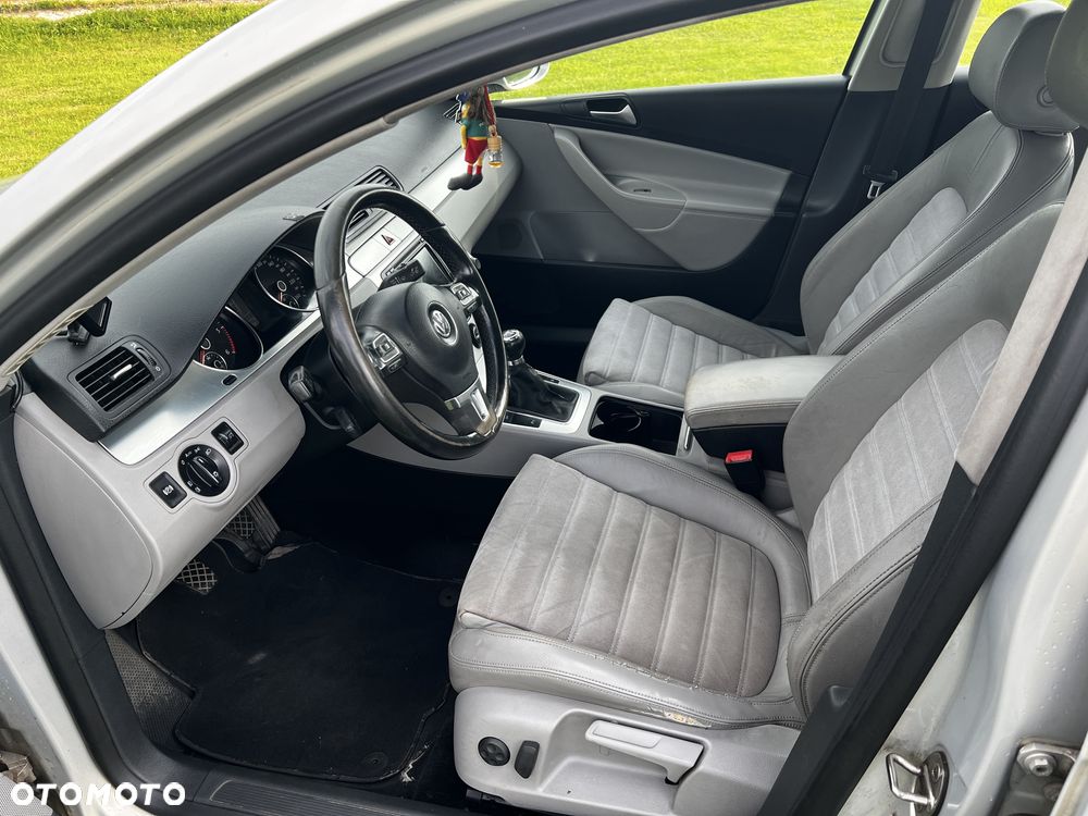 Volkswagen Passat - 5