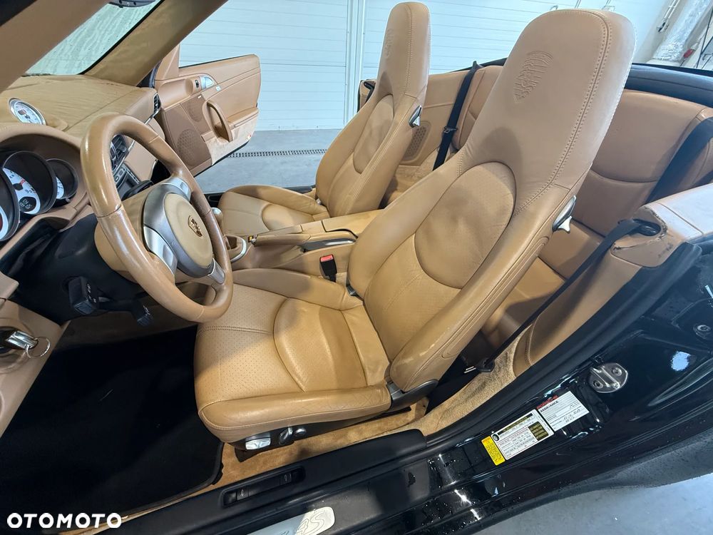 Porsche 911 Carrera 4 S - 14