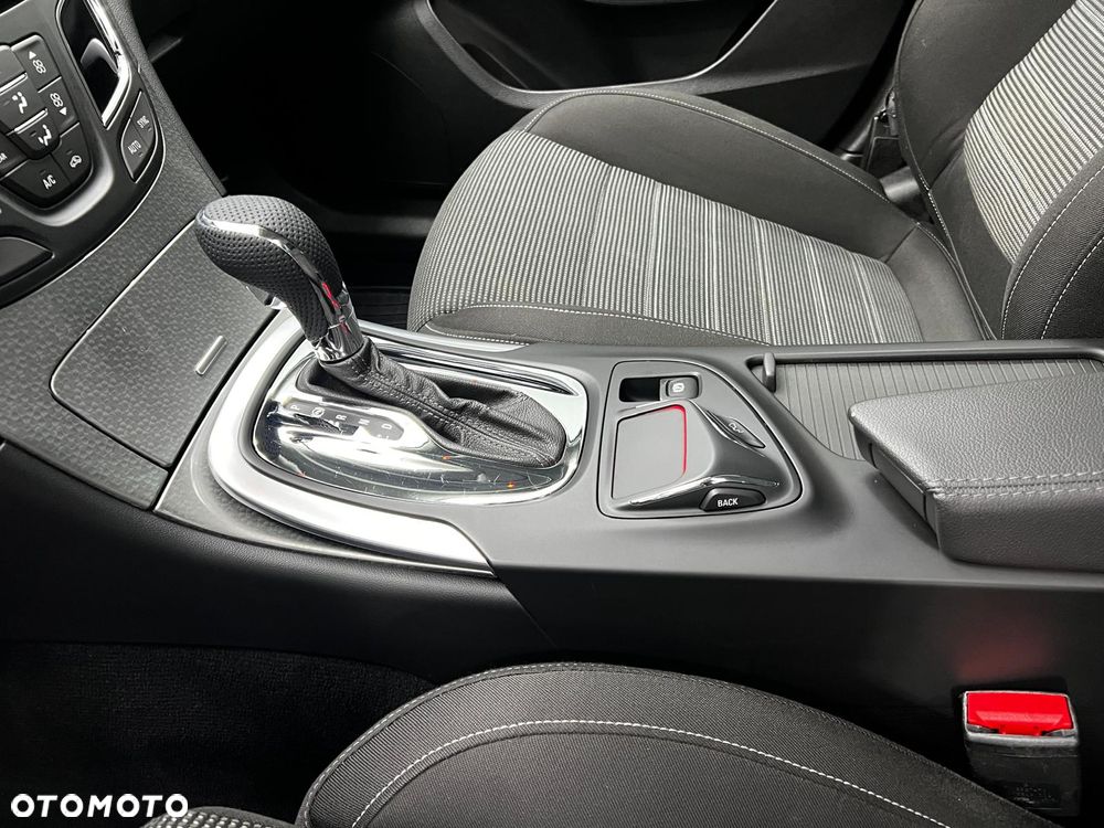 Opel Insignia 2.0 CDTI automatik Business Edition - 22