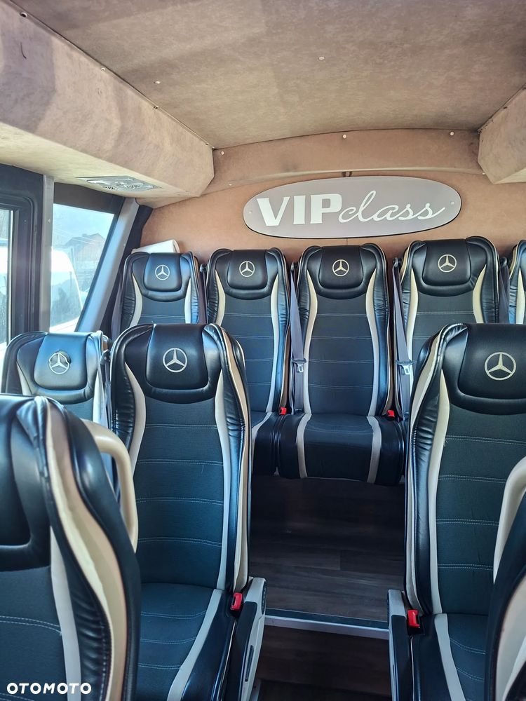 Mercedes-Benz 818 - 20