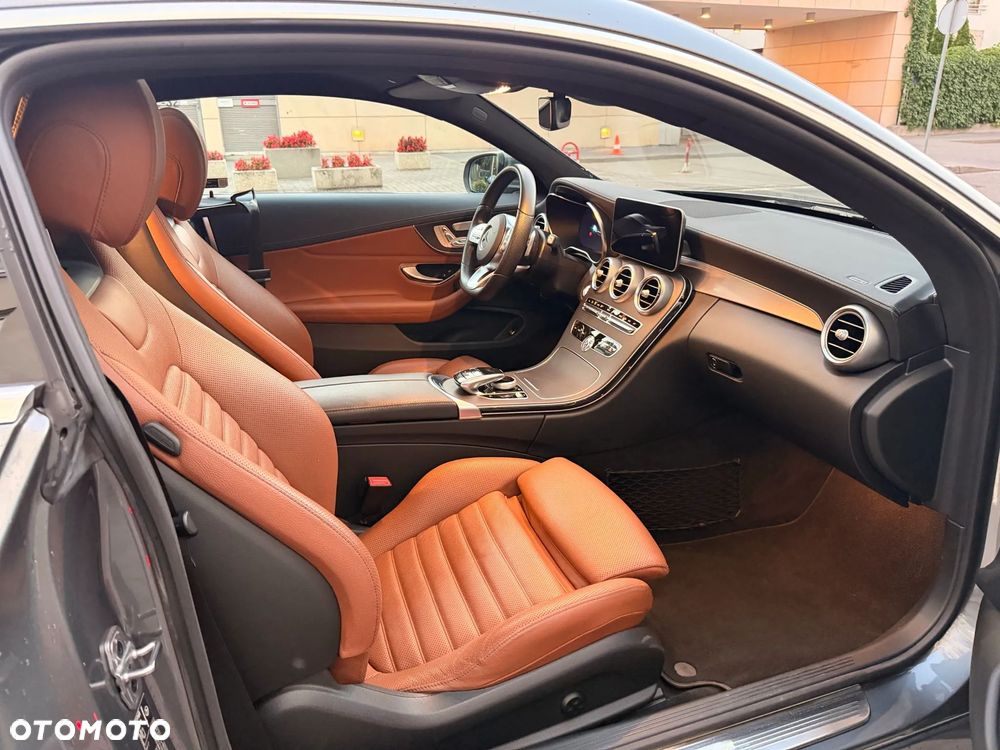 Mercedes-Benz Klasa C 300 4MATIC 9G-TRONIC - 14